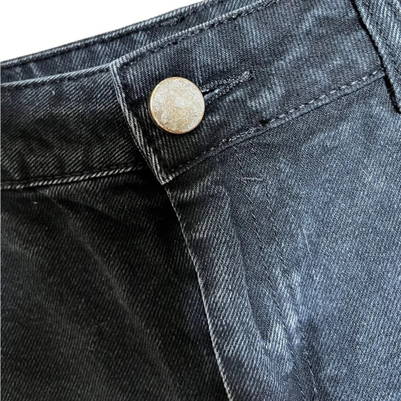 ASOS DESIGN • Denim Ritson Mom Short In Washed Black - Picture 8 of 10